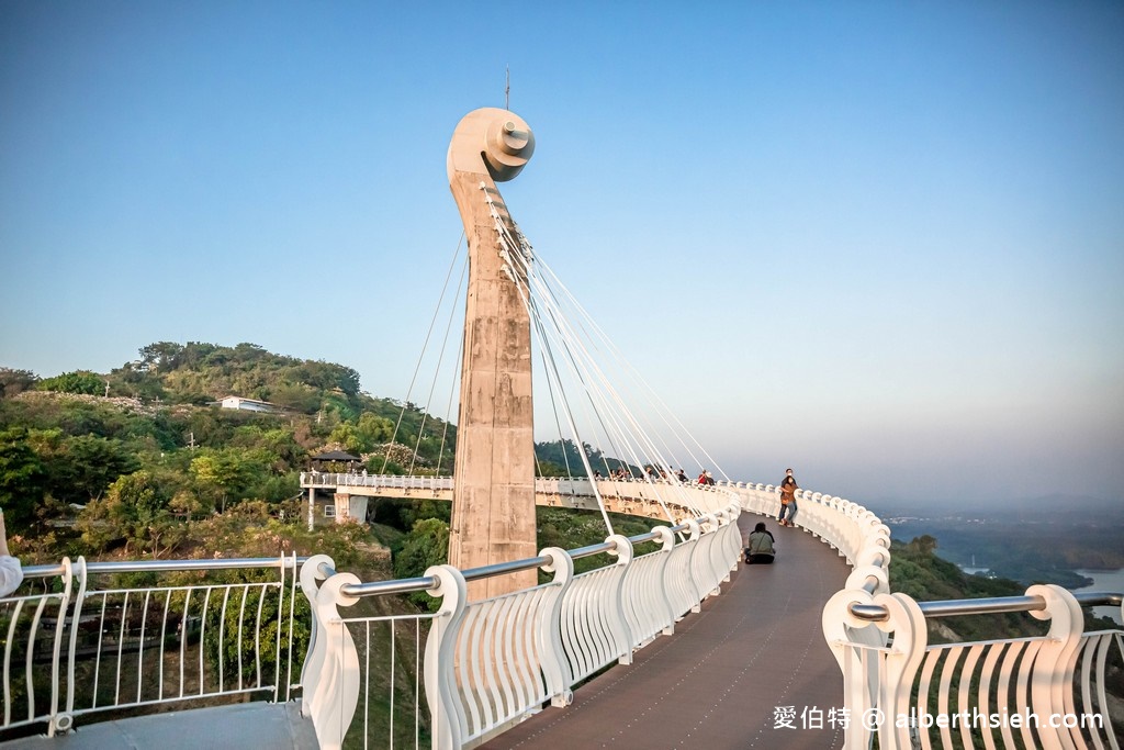 高雄景點．崗山之眼（登高40公尺天空步道上帝視角俯瞰週邊群山美景，入園門票費用/接駁車資訊） @愛伯特