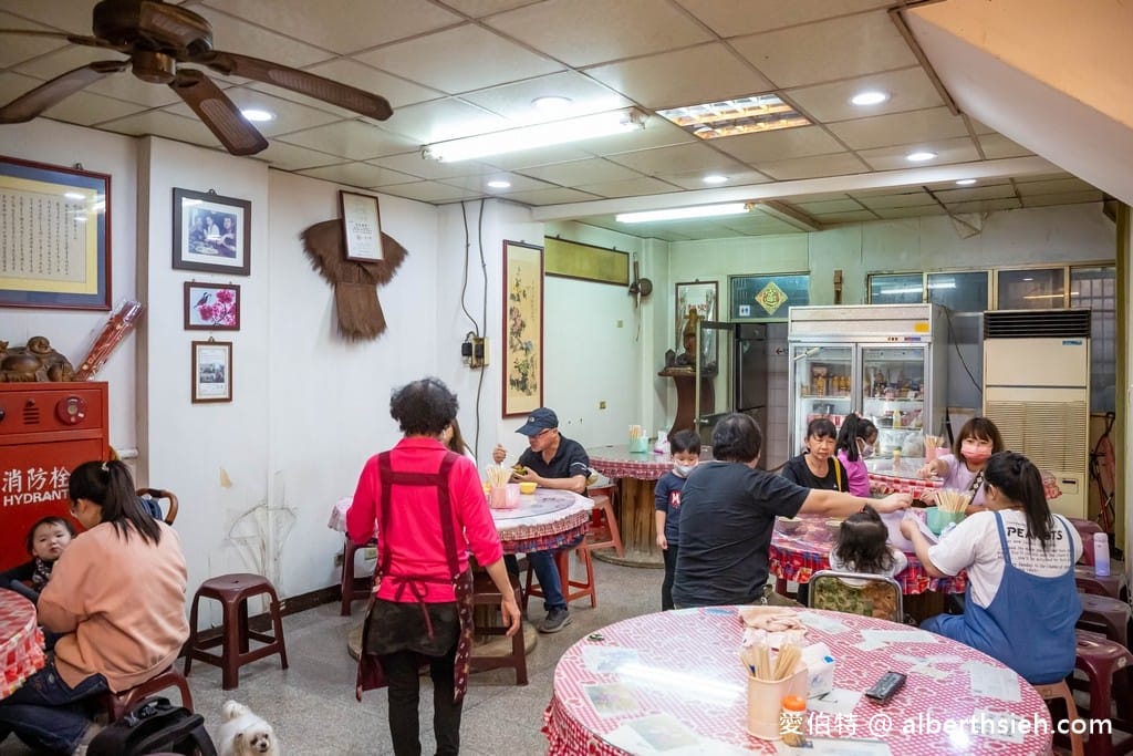 黃記豬腳|桃園大溪美食,可樂威士忌滷的豬腳香嫩Q彈好吃 - 第4張圖 黃記豬腳|桃園大溪美食,可樂威士忌滷的豬腳香嫩Q彈好吃