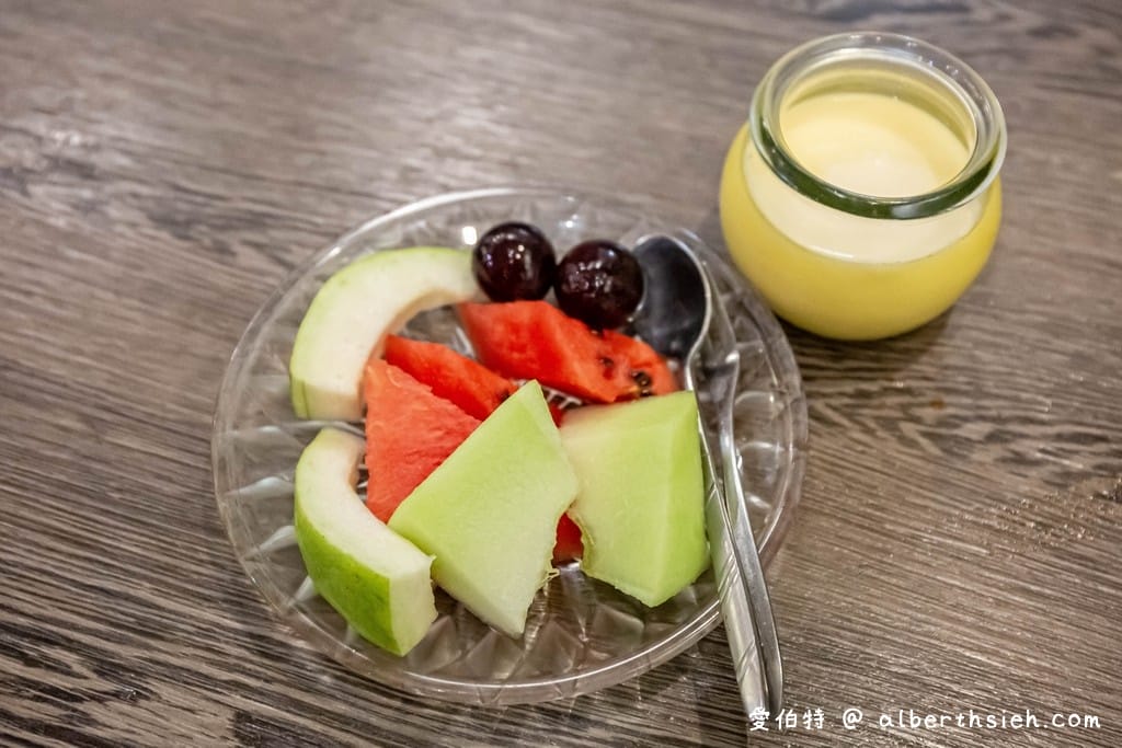 新竹湖口美食．高平屋牛排館（在地40年老字號，特推雙醬鐵板麵，麵多醬夠味）
