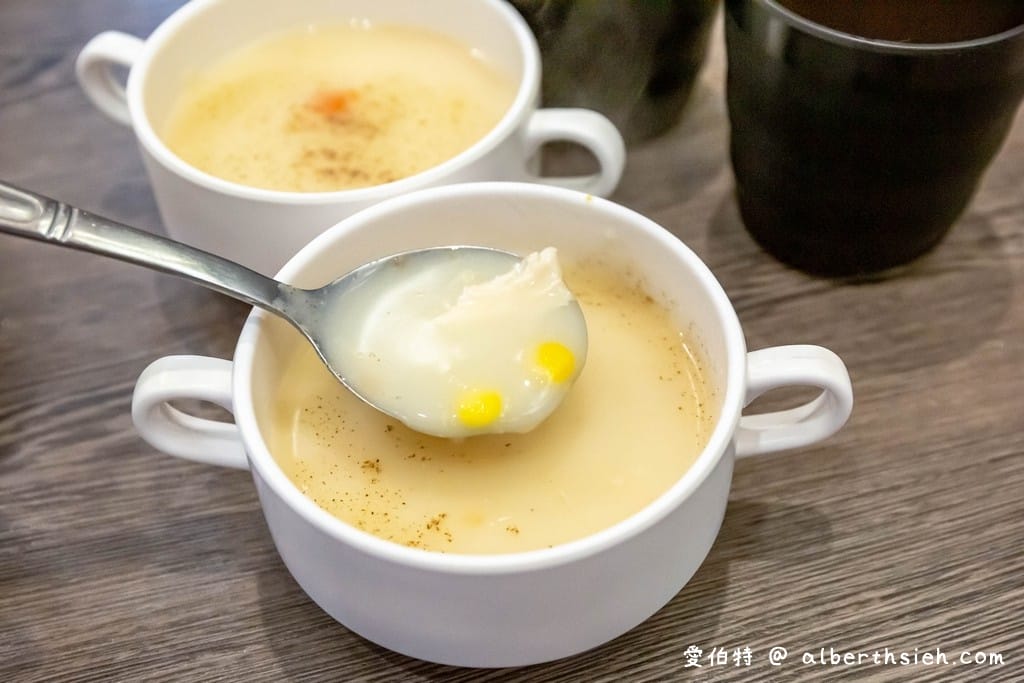 新竹湖口美食．高平屋牛排館（在地40年老字號，特推雙醬鐵板麵，麵多醬夠味）