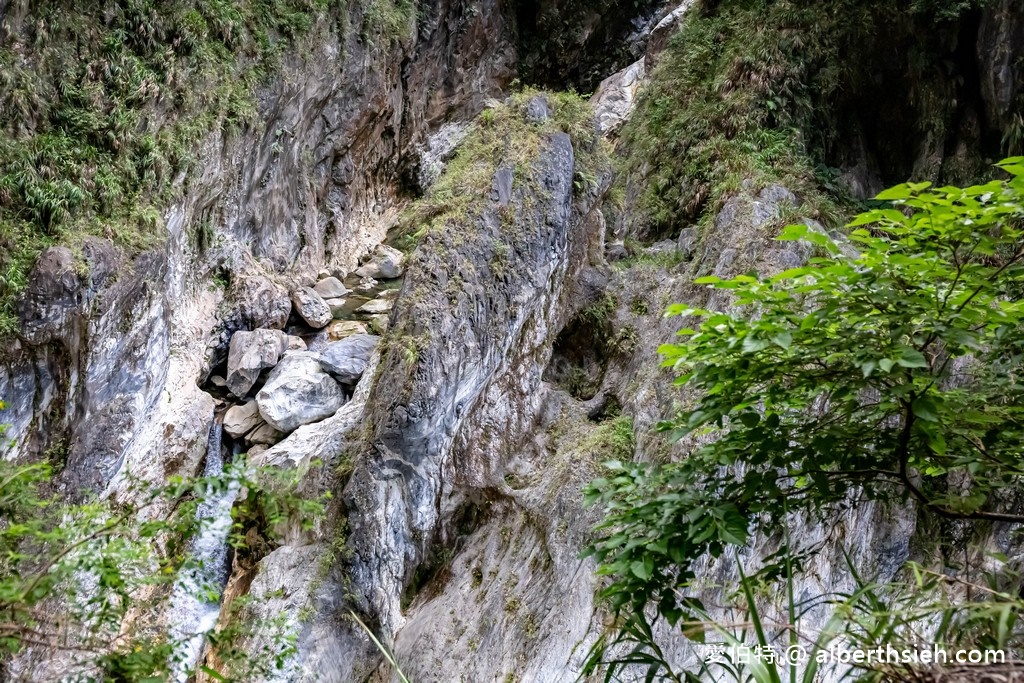 太魯閣九曲洞隧道步道．花蓮秀林景點（大自然鬼斧神工景觀壯麗懸崖峭壁，河川峽谷最精華路段） @愛伯特