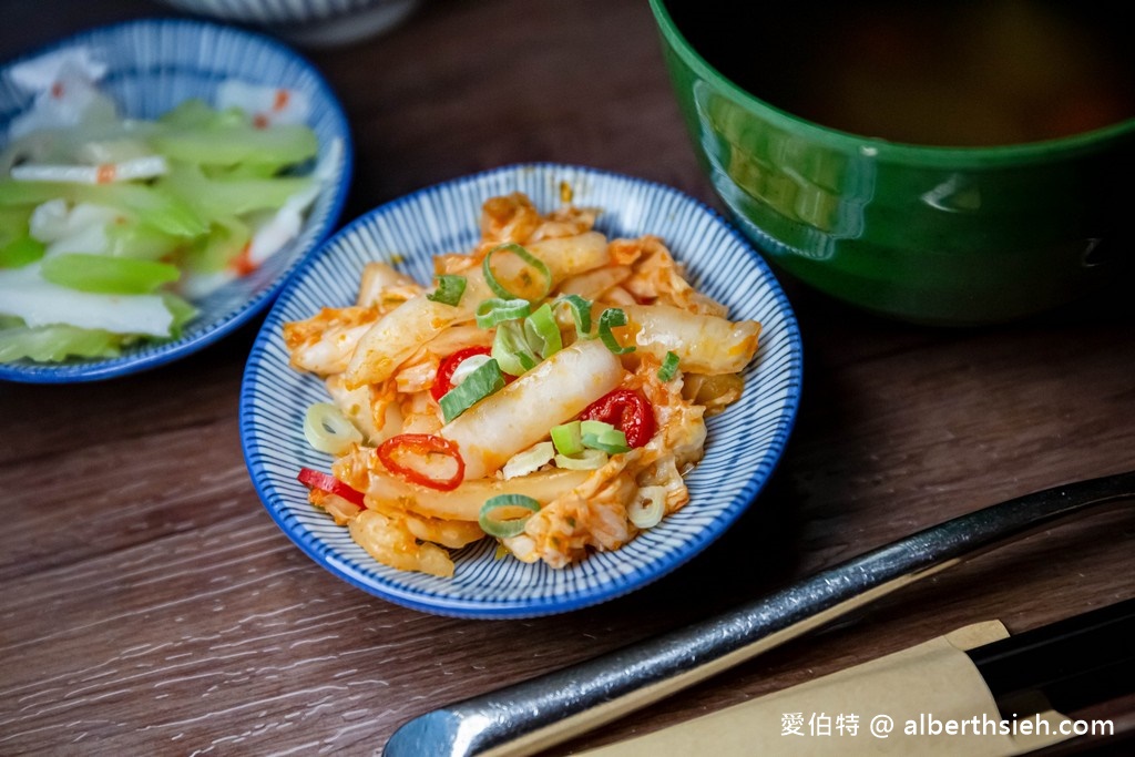 王記茶舖中山店．花蓮火車站美食（餐點菜單價格，花蓮版春水堂，充滿禪意古色古香的用餐環境） @愛伯特