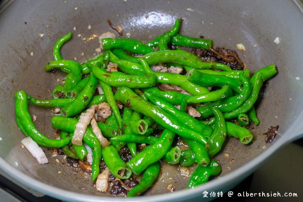 青龍辣椒炒豆豉小魚乾.ARIES食譜(脆口還帶點甜味以及香氣,非常下飯的料理) - 第10張圖 青龍辣椒炒豆豉小魚乾.ARIES食譜(脆口還帶點甜味以及香氣,非常下飯的料理)