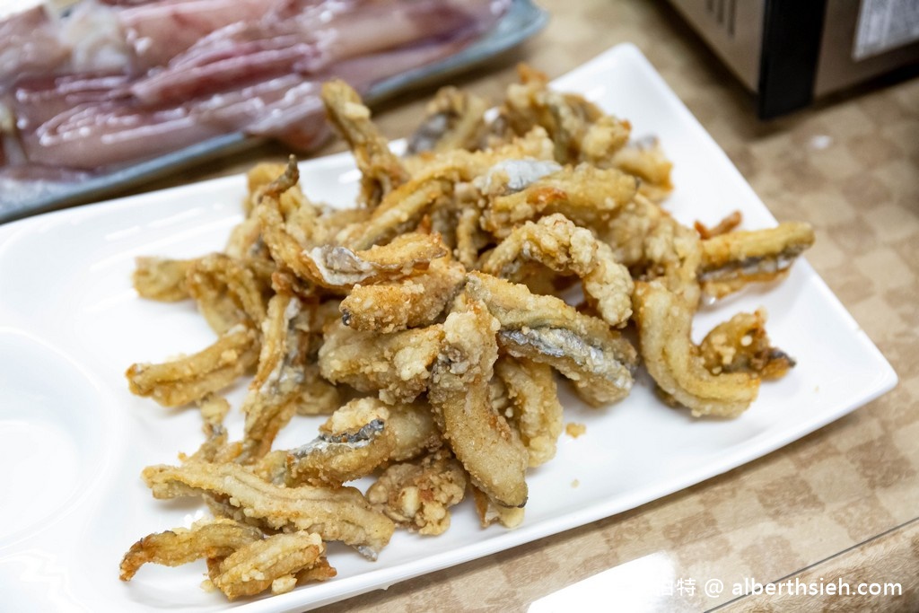 宜蘭一日遊（夏季最Chill的賞鯨之旅，在地漁村吃海鮮，龜山島海景第一排喝咖啡） @愛伯特