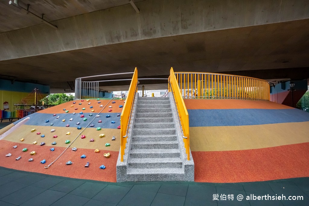 桃園龍潭親子景點・舞動園區(國三橋下)（攀爬繩網主題遊具消耗孩童體力） @愛伯特