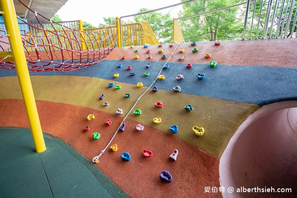 桃園龍潭親子景點・舞動園區(國三橋下)（攀爬繩網主題遊具消耗孩童體力） @愛伯特