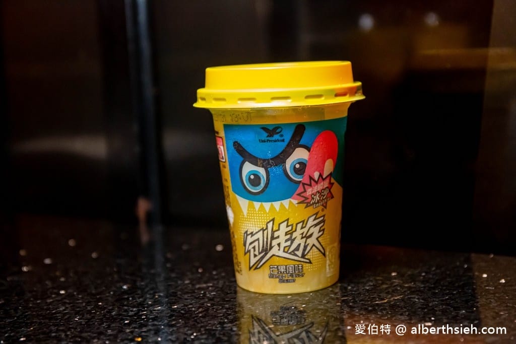 桃園中壢吃到飽推薦．小蒙牛頂級麻辣養生鍋（杯裝哈根達斯，愛文芒果季芒果吃到飽超過癮）
