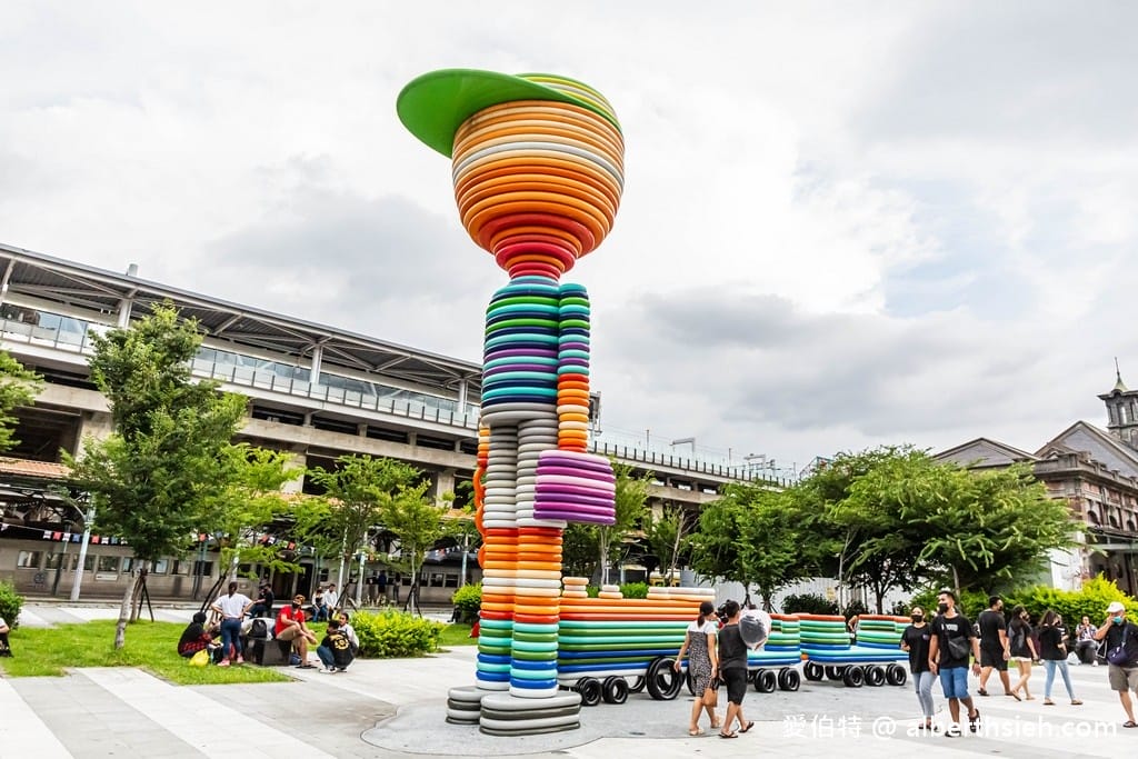 蠟筆小新甜點世界大冒險．台中免費景點（春日部防衛隊集合，來跟小新拍照打卡吧！）