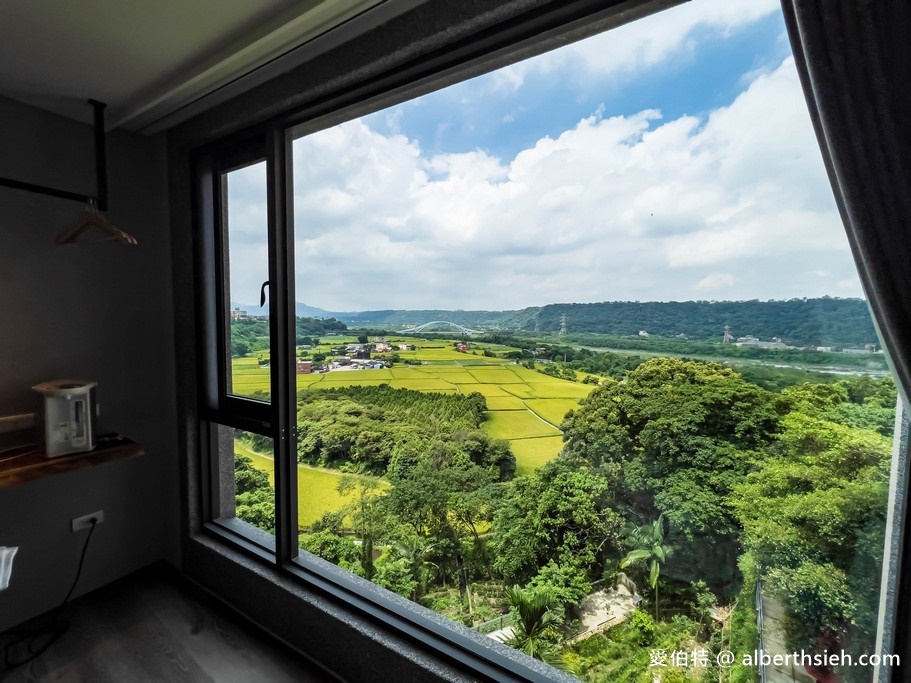 桃園大溪老街住宿．秘境41景觀電梯民宿（隱藏版絕美景觀視野） @愛伯特