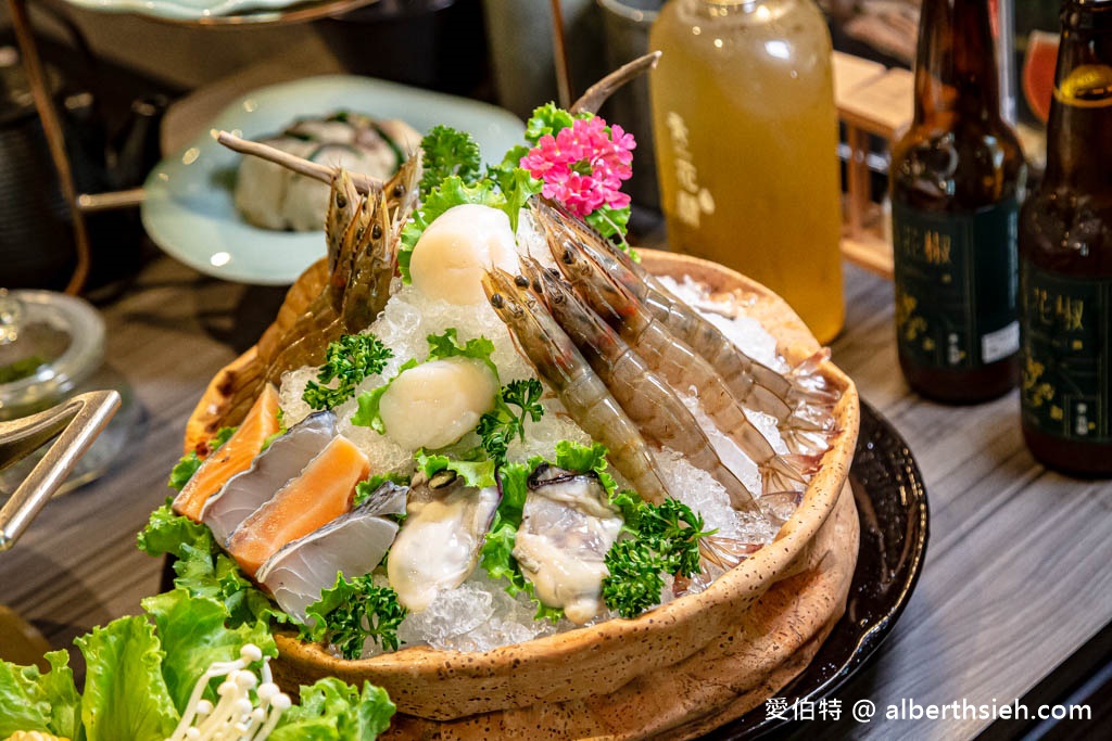 青花驕麻辣鍋．桃園藝文特區美食（完整菜單，肉超多的仙氣頂級牛三拼以及超好吃的鮮蝦滑，酸辣粉必點） @愛伯特