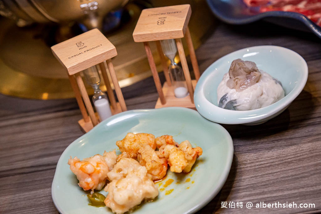 青花驕麻辣鍋．桃園藝文特區美食（完整菜單，肉超多的仙氣頂級牛三拼以及超好吃的鮮蝦滑，酸辣粉必點） @愛伯特