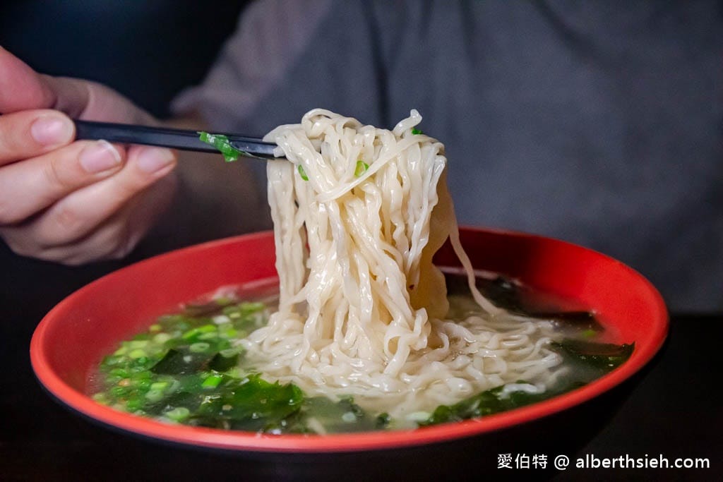 王姐魚湯麵．桃園大溪美食（隱藏於天橋底下的在地私房美食，湯頭清爽魚肉厚實鮮美）