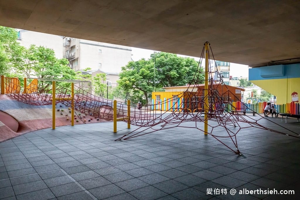 桃園龍潭親子景點|舞動園區(國三橋下),攀爬繩網主題遊具消耗孩童體力 - 第8張圖 桃園龍潭親子景點|舞動園區(國三橋下),攀爬繩網主題遊具消耗孩童體力