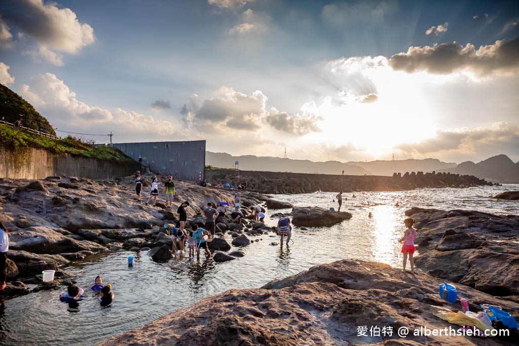 新北東北角親子玩水｜瑞芳蝙蝠洞公園（撈魚抓螃蟹、浮潛勝地） @愛伯特