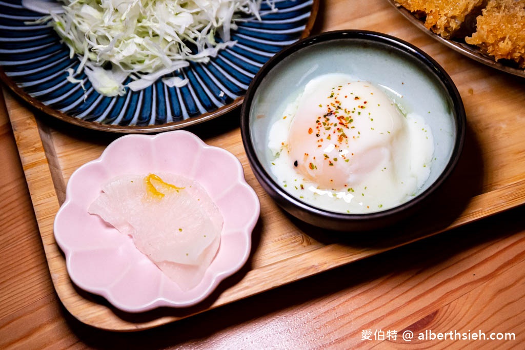 肉咖先生咖哩揚物．桃園平鎮美食（咖喱香濃美味，炸物唐揚雞豬排更是夠厚夠嫩夠有汁） @愛伯特