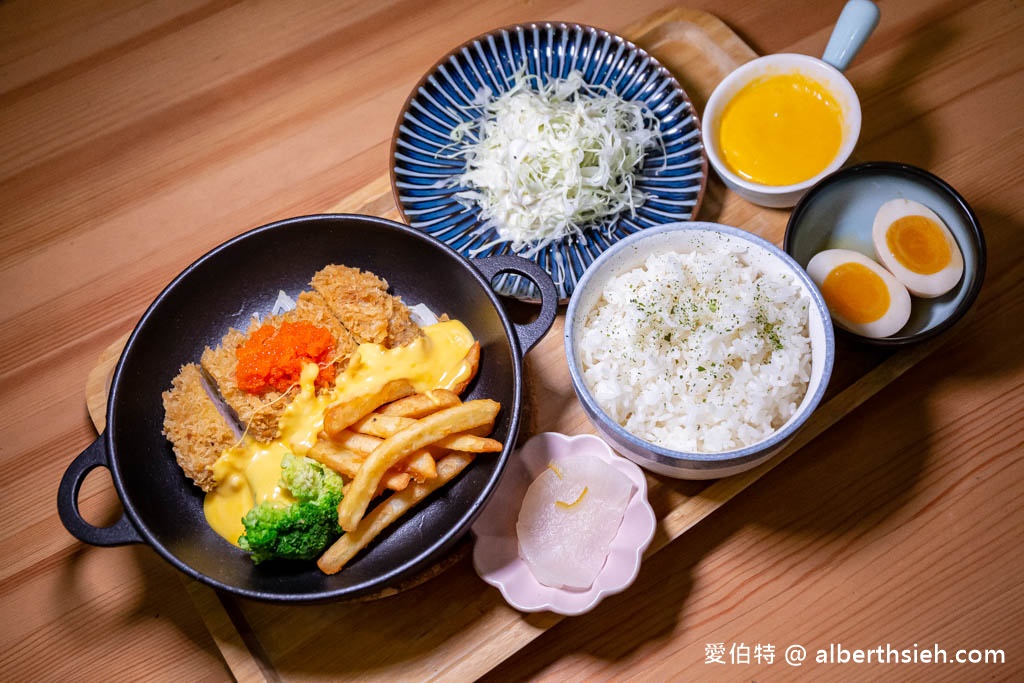 肉咖先生咖哩揚物．桃園平鎮美食（咖喱香濃美味，炸物唐揚雞豬排更是夠厚夠嫩夠有汁） @愛伯特