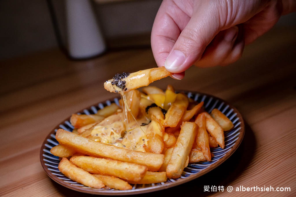 肉咖先生咖哩揚物．桃園平鎮美食（咖喱香濃美味，炸物唐揚雞豬排更是夠厚夠嫩夠有汁） @愛伯特