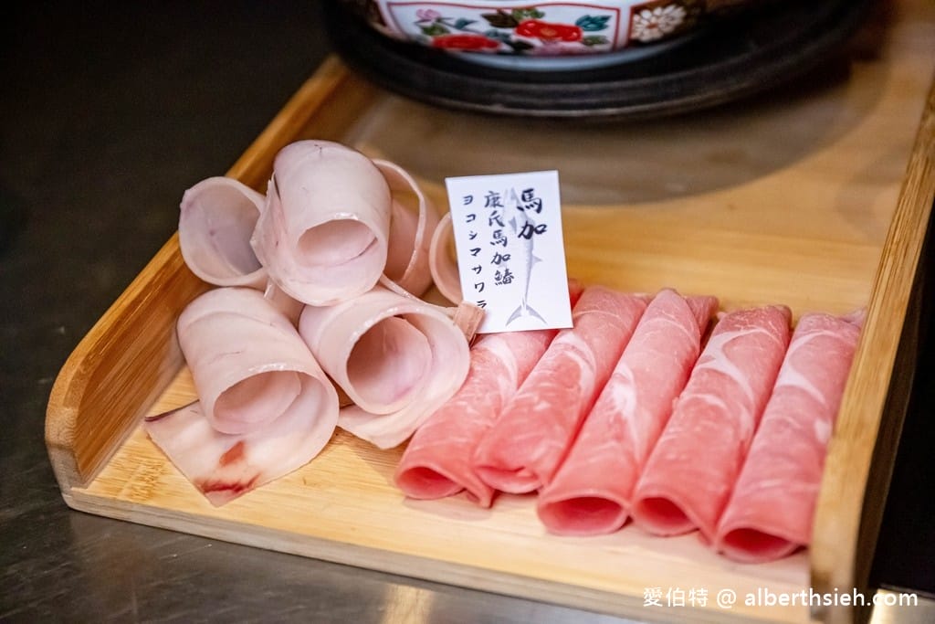 漁場鍋物三代目、魚刺人雞蛋糕.花蓮新城美食(東昌定置漁場旁,超新鮮的現撈漁貨) - 第20張圖 漁場鍋物三代目、魚刺人雞蛋糕.花蓮新城美食(東昌定置漁場旁,超新鮮的現撈漁貨)