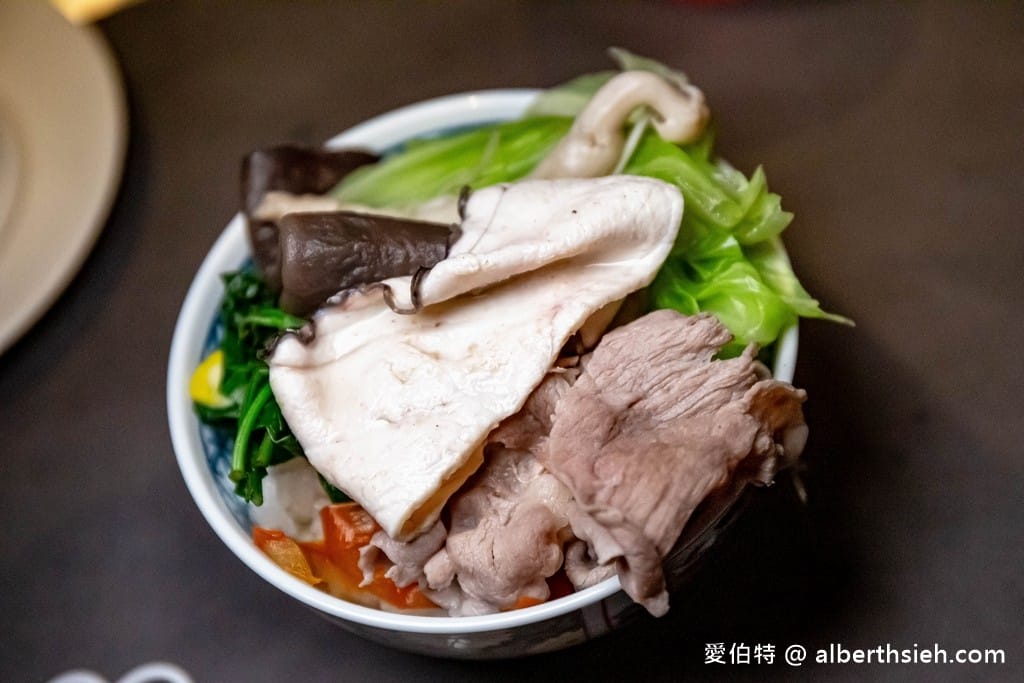 漁場鍋物三代目、魚刺人雞蛋糕.花蓮新城美食(東昌定置漁場旁,超新鮮的現撈漁貨) - 第24張圖 漁場鍋物三代目、魚刺人雞蛋糕.花蓮新城美食(東昌定置漁場旁,超新鮮的現撈漁貨)