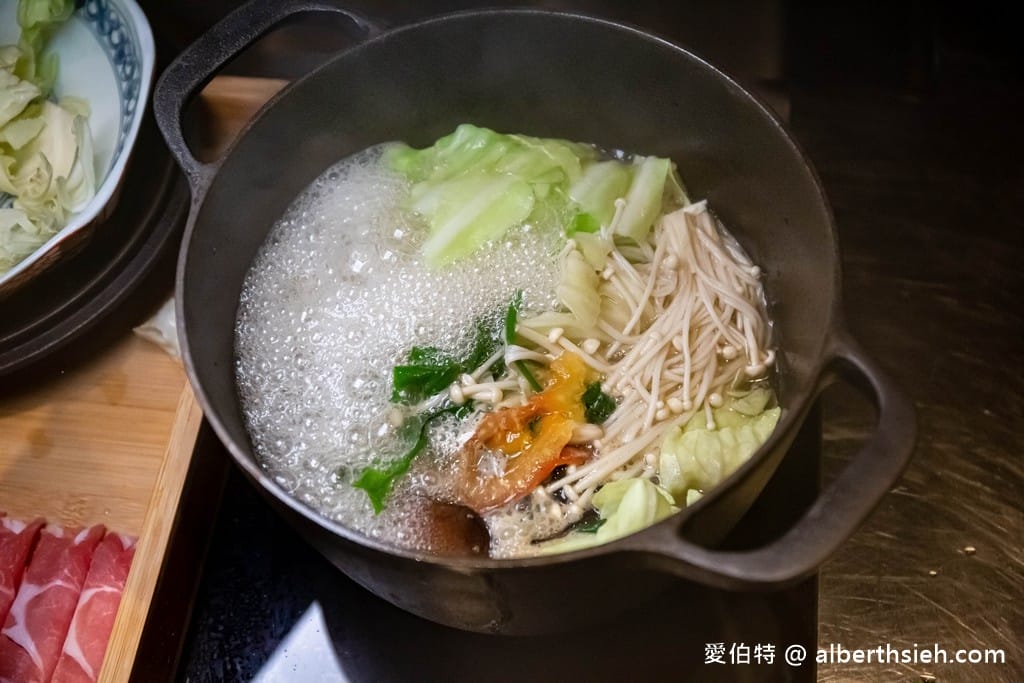 漁場鍋物三代目、魚刺人雞蛋糕.花蓮新城美食(東昌定置漁場旁,超新鮮的現撈漁貨) - 第23張圖 漁場鍋物三代目、魚刺人雞蛋糕.花蓮新城美食(東昌定置漁場旁,超新鮮的現撈漁貨)