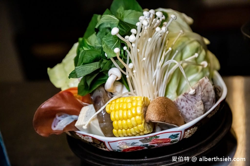 漁場鍋物三代目、魚刺人雞蛋糕.花蓮新城美食(東昌定置漁場旁,超新鮮的現撈漁貨) - 第18張圖 漁場鍋物三代目、魚刺人雞蛋糕.花蓮新城美食(東昌定置漁場旁,超新鮮的現撈漁貨)