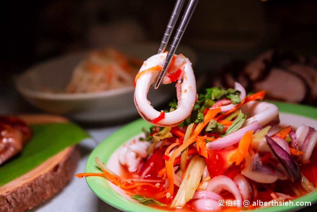 YUM YUM 泰式涼拌燒烤．桃園中壢美食（植物玻璃屋造型，泰料味道很不錯，讓你一秒到泰國） @愛伯特