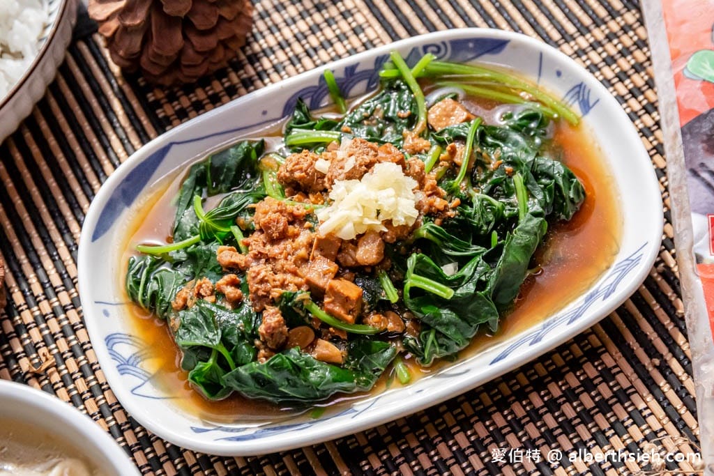 宅配美食推薦．楊家小妹（皮薄餡多的好吃餛飩、簡單方便的炸醬肉燥包、香麻超適合拌麵的味噌辣醬）
