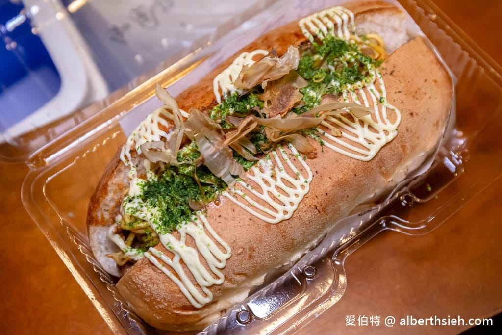 桃園八德興仁花園夜市美食（芙琳卡，伍買日式炒麵麵包，烤玉米，阿國滷味，魷魚寶寶）