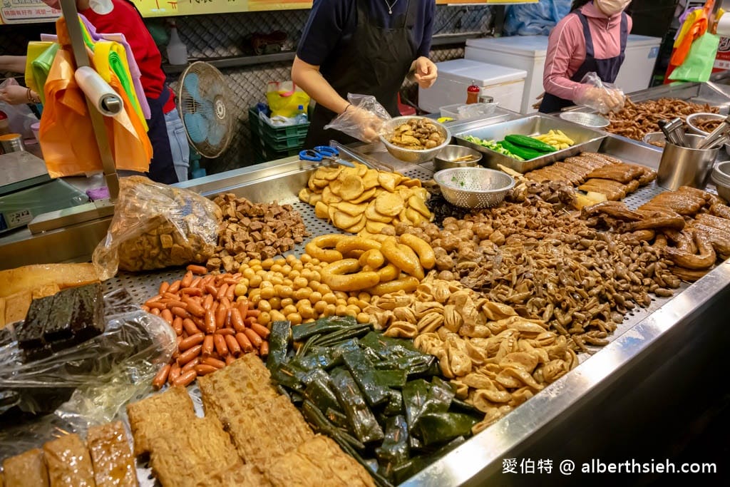 桃園八德興仁花園夜市美食（芙琳卡，伍買日式炒麵麵包，烤玉米，阿國滷味，魷魚寶寶）