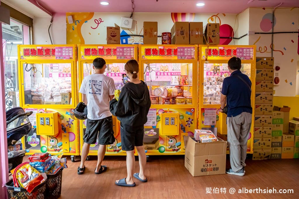桃園夾娃娃機店推薦哪一間？優品娃娃屋（超過75台的夾娃娃機商場，各種娃娃、零食、生活用品等你瘋狂出貨充滿爽感）