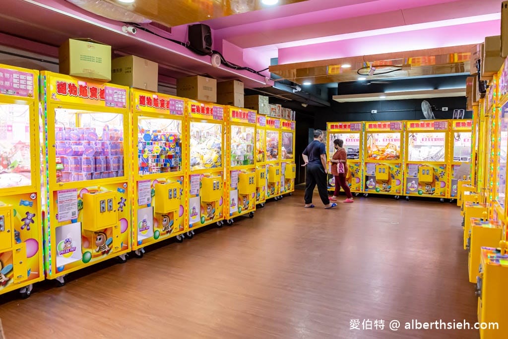 桃園夾娃娃機店推薦哪一間？優品娃娃屋（超過75台的夾娃娃機商場，各種娃娃、零食、生活用品等你瘋狂出貨充滿爽感）