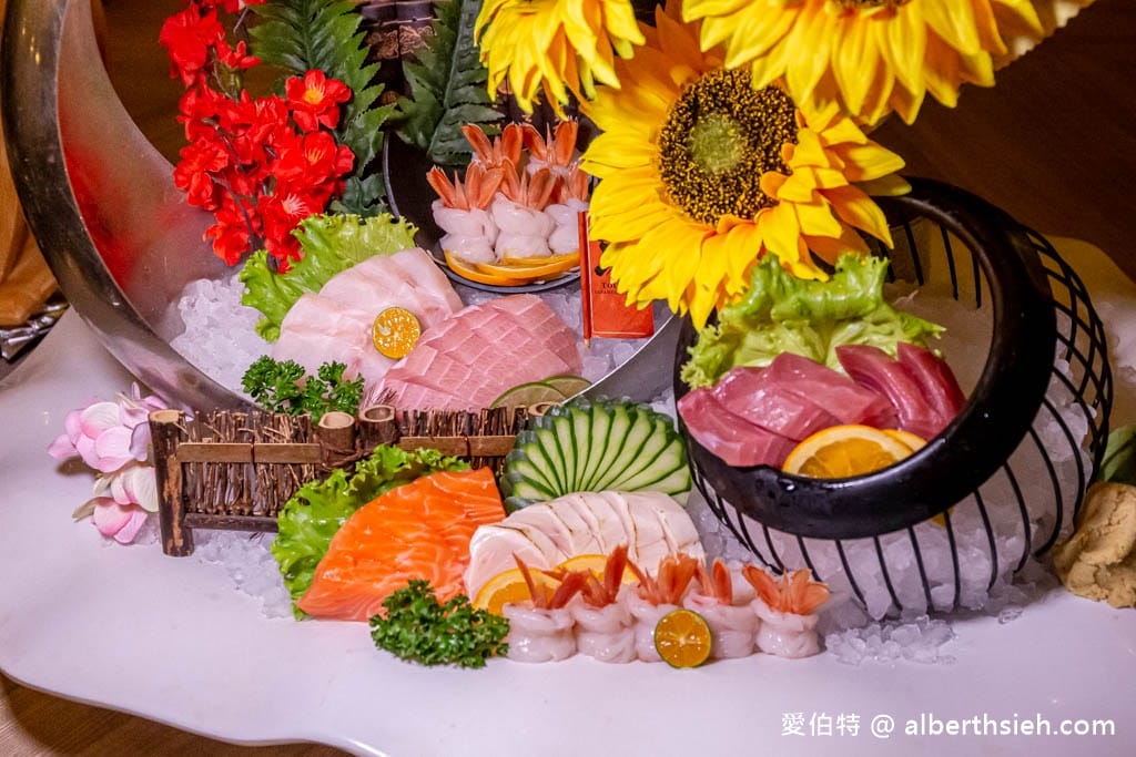 2023年菜外帶推薦．東街日本料理桃園旗艦店（超狂鹽烤手臂蝦，刺身，壽司，雞肉，佛跳牆以及酸菜白肉鍋通通有）