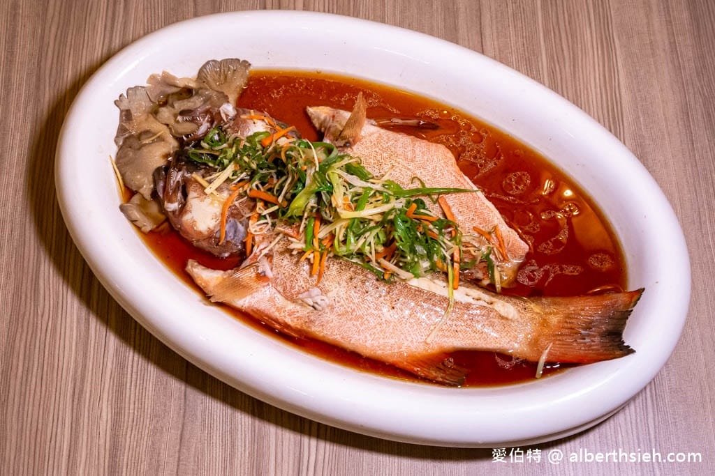 2023年菜外帶推薦．東街日本料理桃園旗艦店（超狂鹽烤手臂蝦，刺身，壽司，雞肉，佛跳牆以及酸菜白肉鍋通通有）