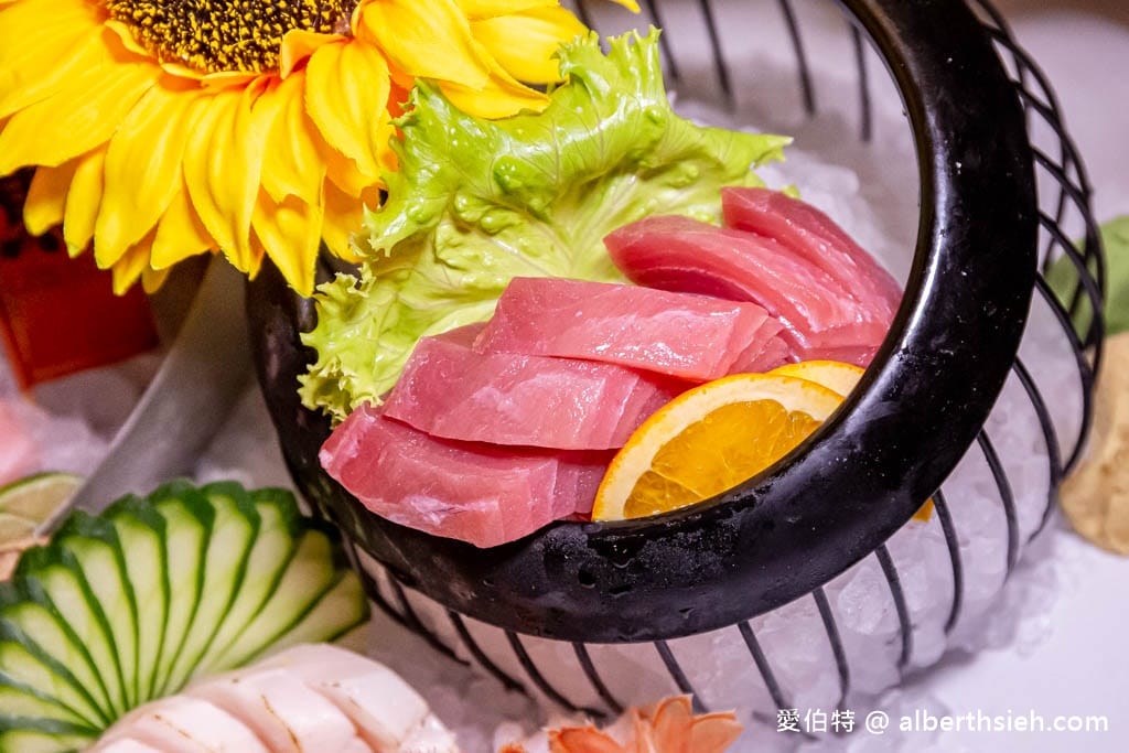 2023年菜外帶推薦．東街日本料理桃園旗艦店（超狂鹽烤手臂蝦，刺身，壽司，雞肉，佛跳牆以及酸菜白肉鍋通通有）
