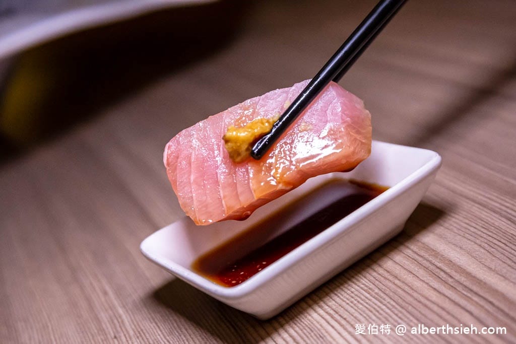 2023年菜外帶推薦．東街日本料理桃園旗艦店（超狂鹽烤手臂蝦，刺身，壽司，雞肉，佛跳牆以及酸菜白肉鍋通通有）