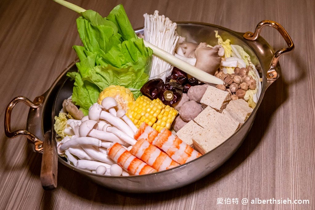 2023年菜外帶推薦．東街日本料理桃園旗艦店（超狂鹽烤手臂蝦，刺身，壽司，雞肉，佛跳牆以及酸菜白肉鍋通通有）
