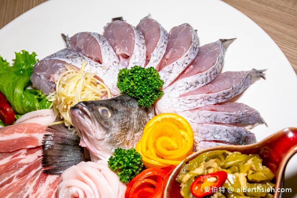 2023年菜外帶推薦．東街日本料理桃園旗艦店（超狂鹽烤手臂蝦，刺身，壽司，雞肉，佛跳牆以及酸菜白肉鍋通通有）