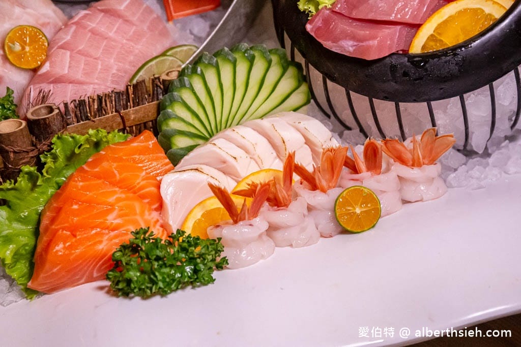 2023年菜外帶推薦．東街日本料理桃園旗艦店（超狂鹽烤手臂蝦，刺身，壽司，雞肉，佛跳牆以及酸菜白肉鍋通通有）