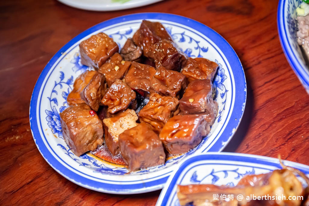 苗栗苑裡大鼎夏荷牛肉麵館（只營業3小時，水上豪宅玻璃屋還可豆花免費吃到飽） @愛伯特