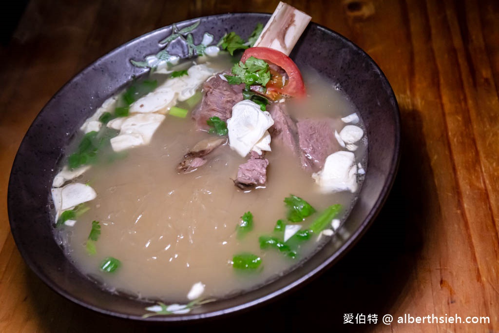 桃園蘆竹美食．胡同彭家老舖新疆拉麵（南崁隱藏版新疆料理，饊子醬龍骨必點，羊肉不膻帶點孜然好風味） @愛伯特