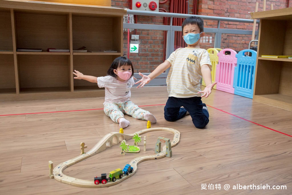 桃園軌道願景館．桃園免費親子景點（室內可搭的小火車還可開捷運玩積木） @愛伯特