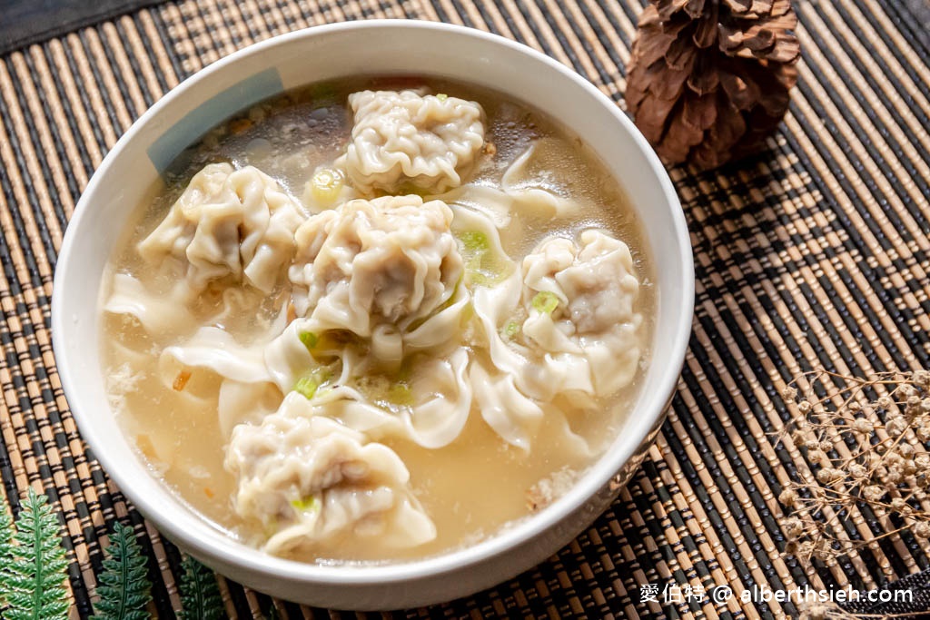 宅配美食推薦.楊家小妹(皮薄餡多的好吃餛飩、簡單方便的炸醬肉燥包、香麻超適合拌麵的味噌辣醬) @愛伯特
