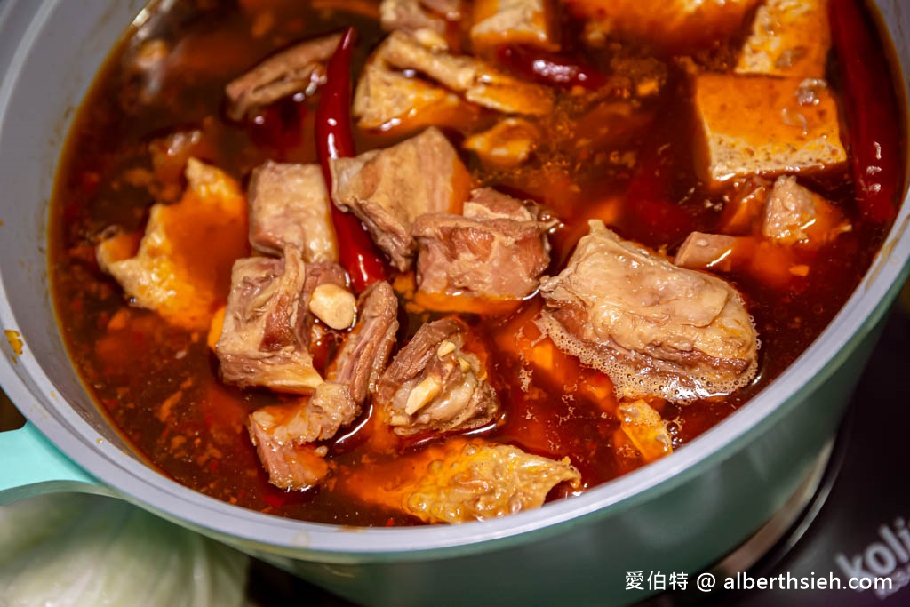 羊肉爐宅配推薦．忠孝極品羊肉爐（麻辣藥膳羊肉爐搭配滿滿的羊腩排肉塊吃起來溫補暖身又滿足） @愛伯特