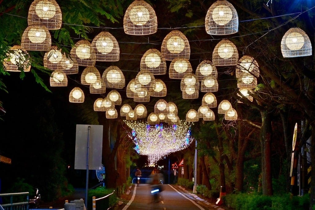 2022石岡花漾藝術燈節（12/17-2023/02/05，七大主題燈區，鬱金香花展，紅花風鈴木）