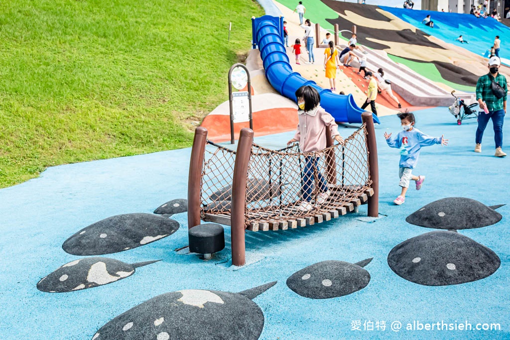 新北大都會公園熊猴森樂園．三重捷運站親子景點（全世界最大共融式堤坡滑梯樂園，31座特色溜滑梯） @愛伯特