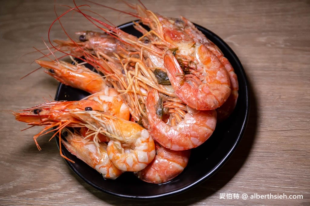 中壢大時鐘美食．超夯川麻辣鍋火鍋吃到飽（超彭湃自助吧搭配鮮甜的肉品海鮮讓你無限狂吃）