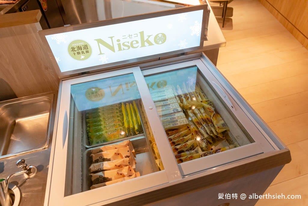 中壢大時鐘美食．超夯川麻辣鍋火鍋吃到飽（超彭湃自助吧搭配鮮甜的肉品海鮮讓你無限狂吃）