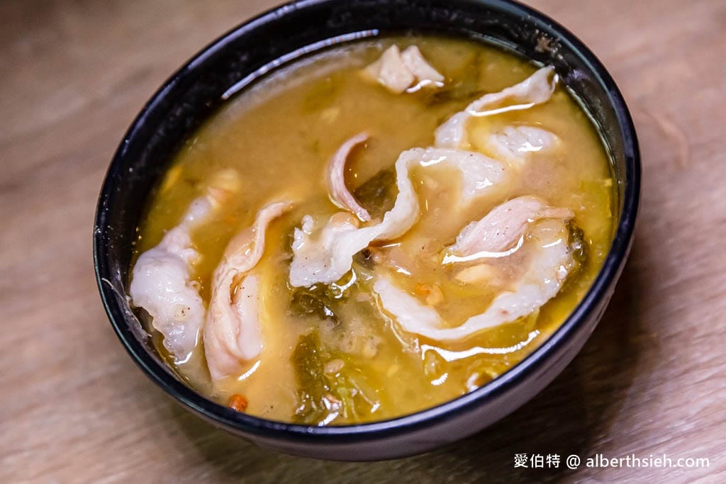 中壢大時鐘美食．超夯川麻辣鍋火鍋吃到飽（超彭湃自助吧搭配鮮甜的肉品海鮮讓你無限狂吃）