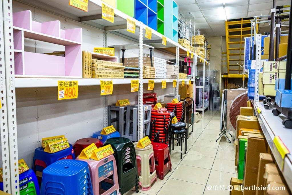 中聯百貨台中東勢店（加入會員送30元，週五88折優惠，春節滿千送抽獎券最大獎按摩椅）
