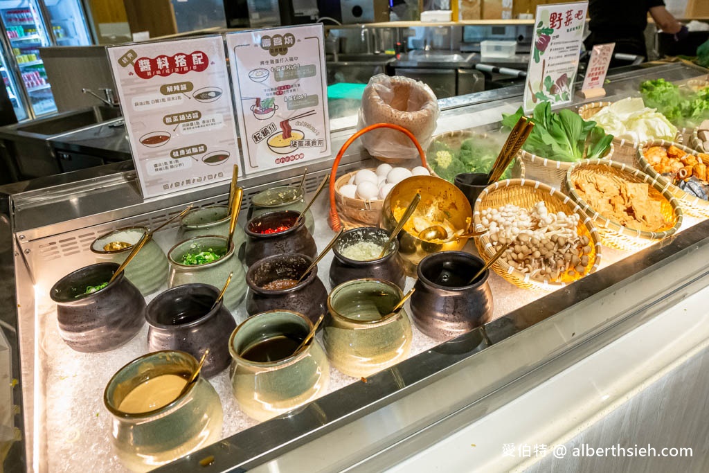 中壢大時鐘美食．超夯川麻辣鍋火鍋吃到飽（超彭湃自助吧搭配鮮甜的肉品海鮮讓你無限狂吃） @愛伯特